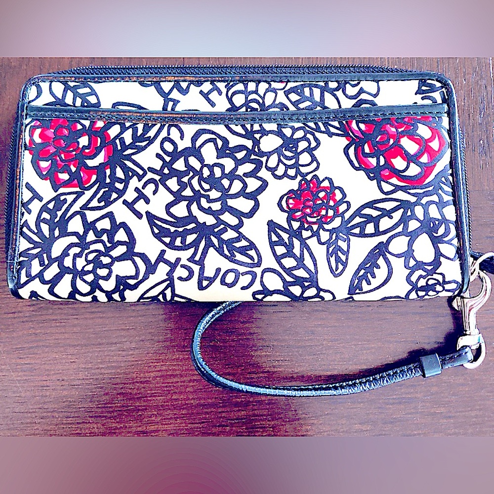Coach Poppy Wristlet Floral